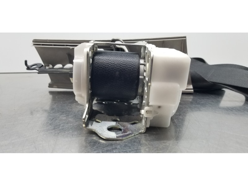 Recambio de cinturon seguridad delantero izquierdo para toyota rav 4 advance referencia OEM IAM 7322042311C0  
