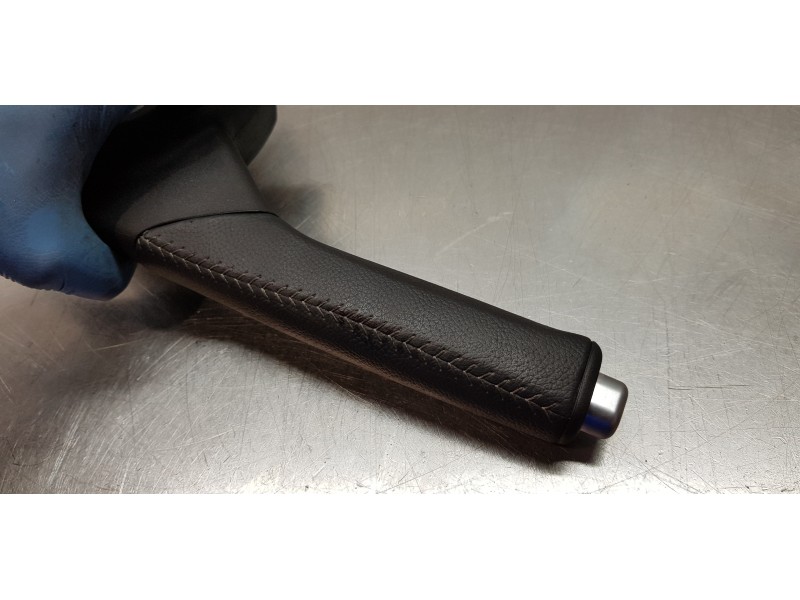 Recambio de palanca freno de mano para toyota yaris hybrid active referencia OEM IAM 462100D251D4  