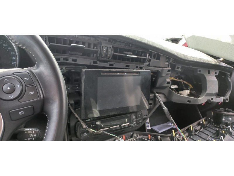 toyota auris del año 2016