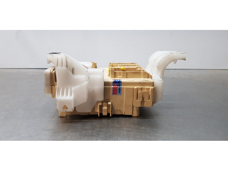 Recambio de caja reles / fusibles para toyota auris touring sports (e18) hybrid active referencia OEM IAM 8273012X80A   Recambio de caja reles / fusibles para toyota auris touring sports (e18) hybrid active referencia OEM IAM 8273012X80A