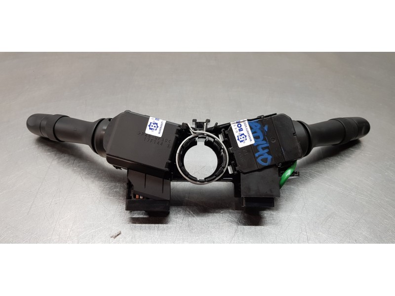Recambio de mando multifuncion para toyota yaris hybrid active referencia OEM IAM 841400D300 846520D190 