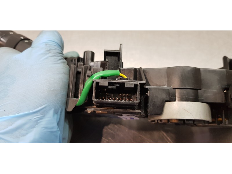 Recambio de mando multifuncion para toyota yaris hybrid active referencia OEM IAM 841400D300 846520D190 