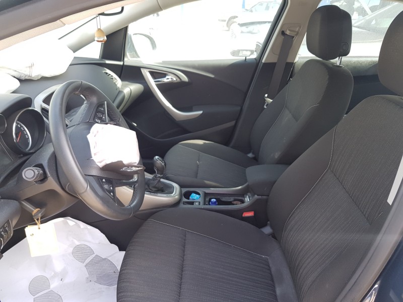 opel astra j lim. del año 2010