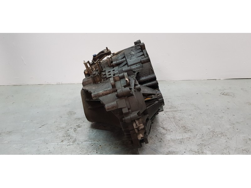 Recambio de caja cambios para volvo s60 berlina 2.4 d referencia OEM IAM P8647073  