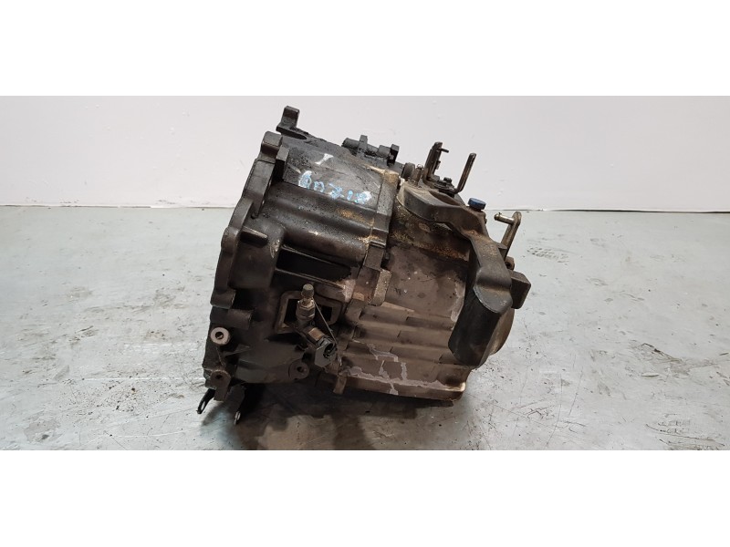 Recambio de caja cambios para volvo s60 berlina 2.4 d referencia OEM IAM P8647073  