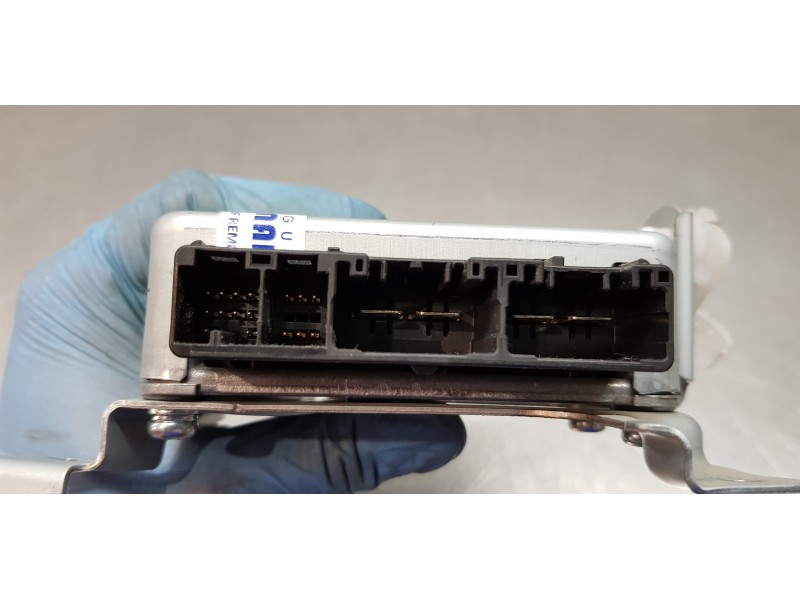 Recambio de modulo electronico para toyota yaris hybrid active referencia OEM IAM 896500D373  