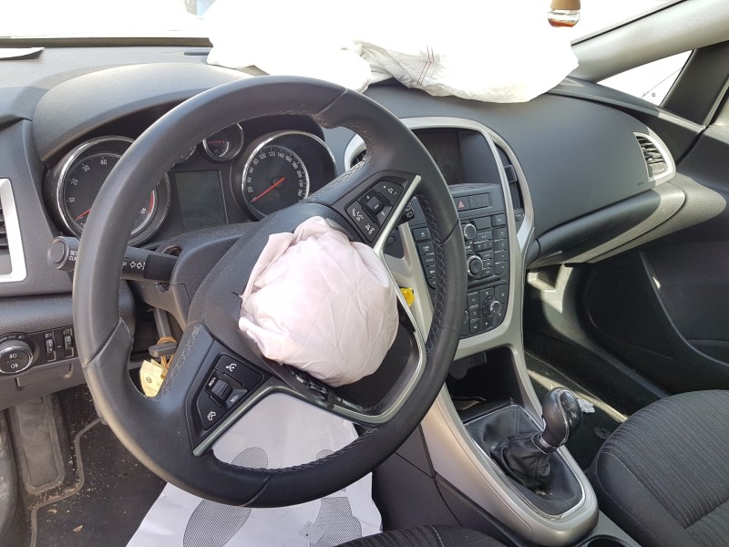 opel astra j lim. del año 2010