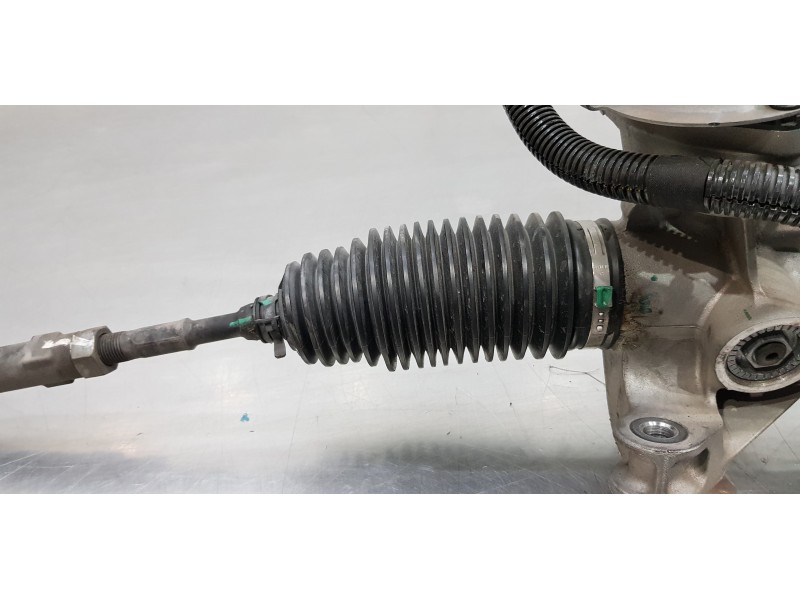 Recambio de cremallera direccion para hyundai tucson tecno sky referencia OEM IAM 57700R2000  