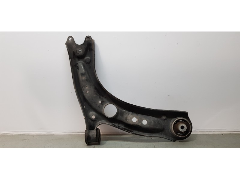 Recambio de brazo suspension inferior delantero izquierdo para seat leon (5f1) fr referencia OEM IAM 5Q0407151S   Recambio de brazo suspension inferior delantero izquierdo para seat leon (5f1) fr referencia OEM IAM 5Q0407151S