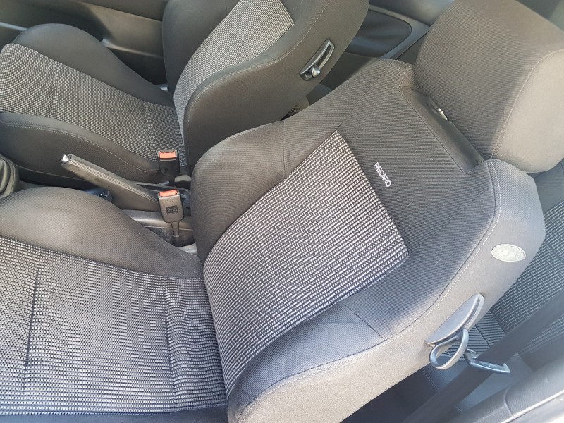 volkswagen golf iv berlina (1j1) del año 2000