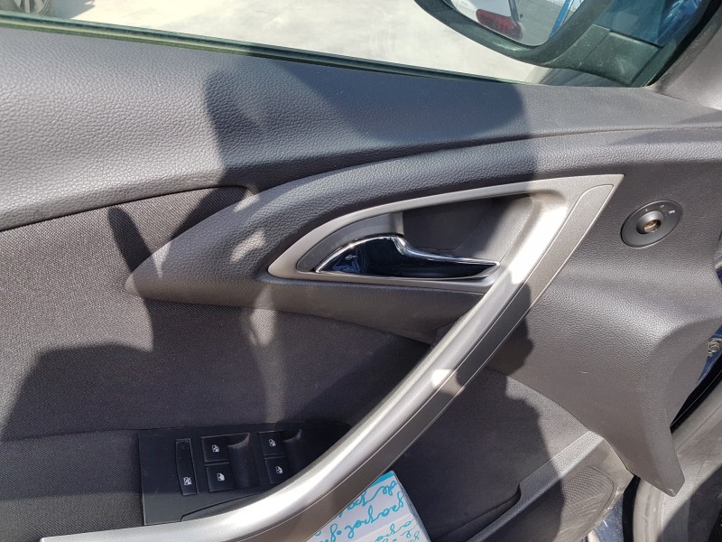 opel astra j lim. del año 2010