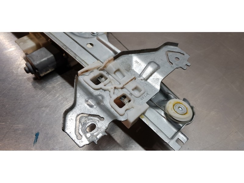 Recambio de elevalunas trasero izquierdo para nissan qashqai (j11) acenta referencia OEM IAM 82701HV00C   Recambio de elevalunas trasero izquierdo para nissan qashqai (j11) acenta referencia OEM IAM 82701HV00C