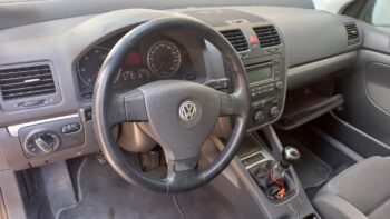 volkswagen_golf_v_berlina_1k1